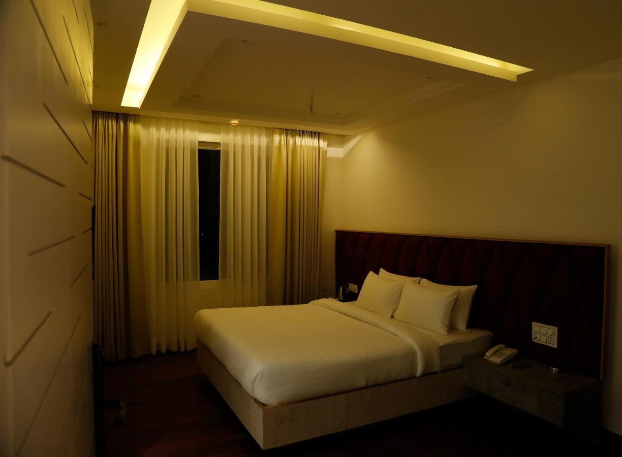 Dayal Hotel Una (Himachal Pradesh) Bagian luar foto